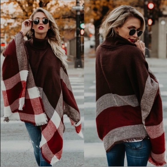 Sweaters - New brown plaid poncho